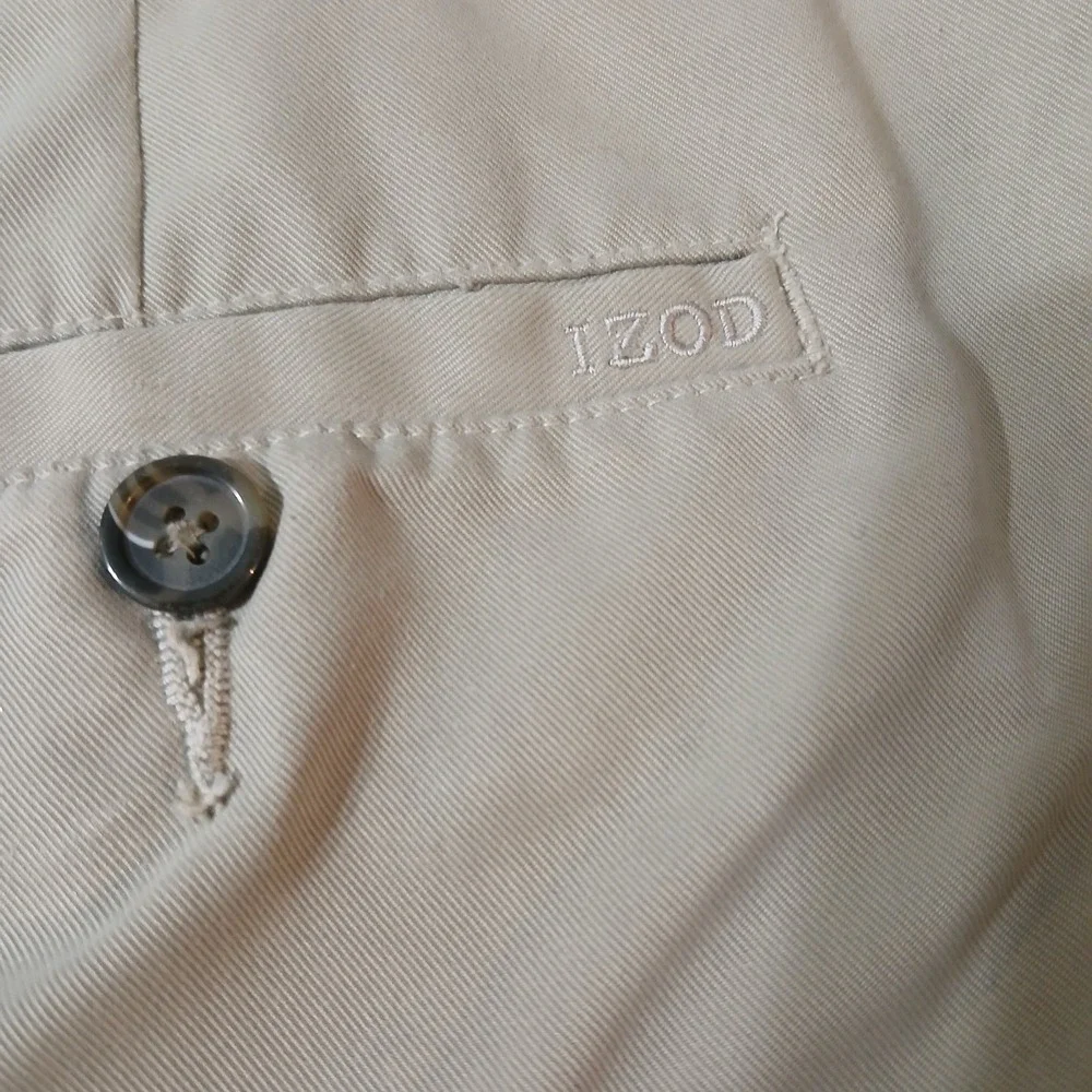 Izod Golf Shorts Men Beige Pleated Front Polyester